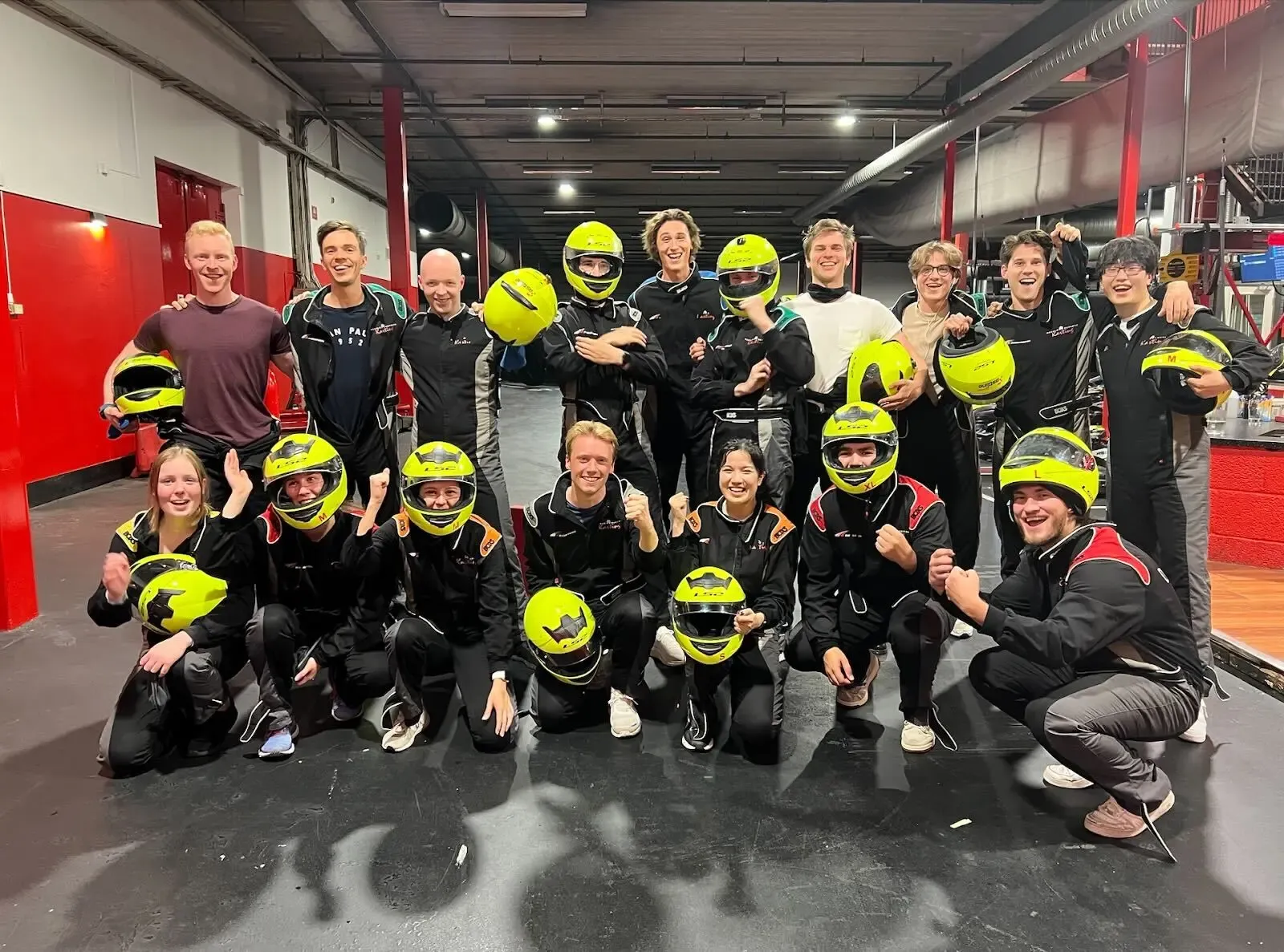 Sommerstudentene etter gokart